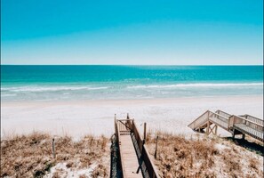 On the beach - Welcome to “Sol Purpose”  renovated oceanfront paradise 4/bd and 3/bath (Surf City)