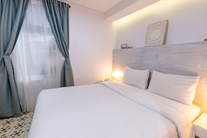 Deluxe Double or Twin Room | Desk, free WiFi, bed sheets - BELVA huis (Bogor)