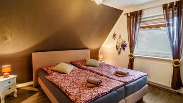 3 bedrooms, free WiFi, bed sheets