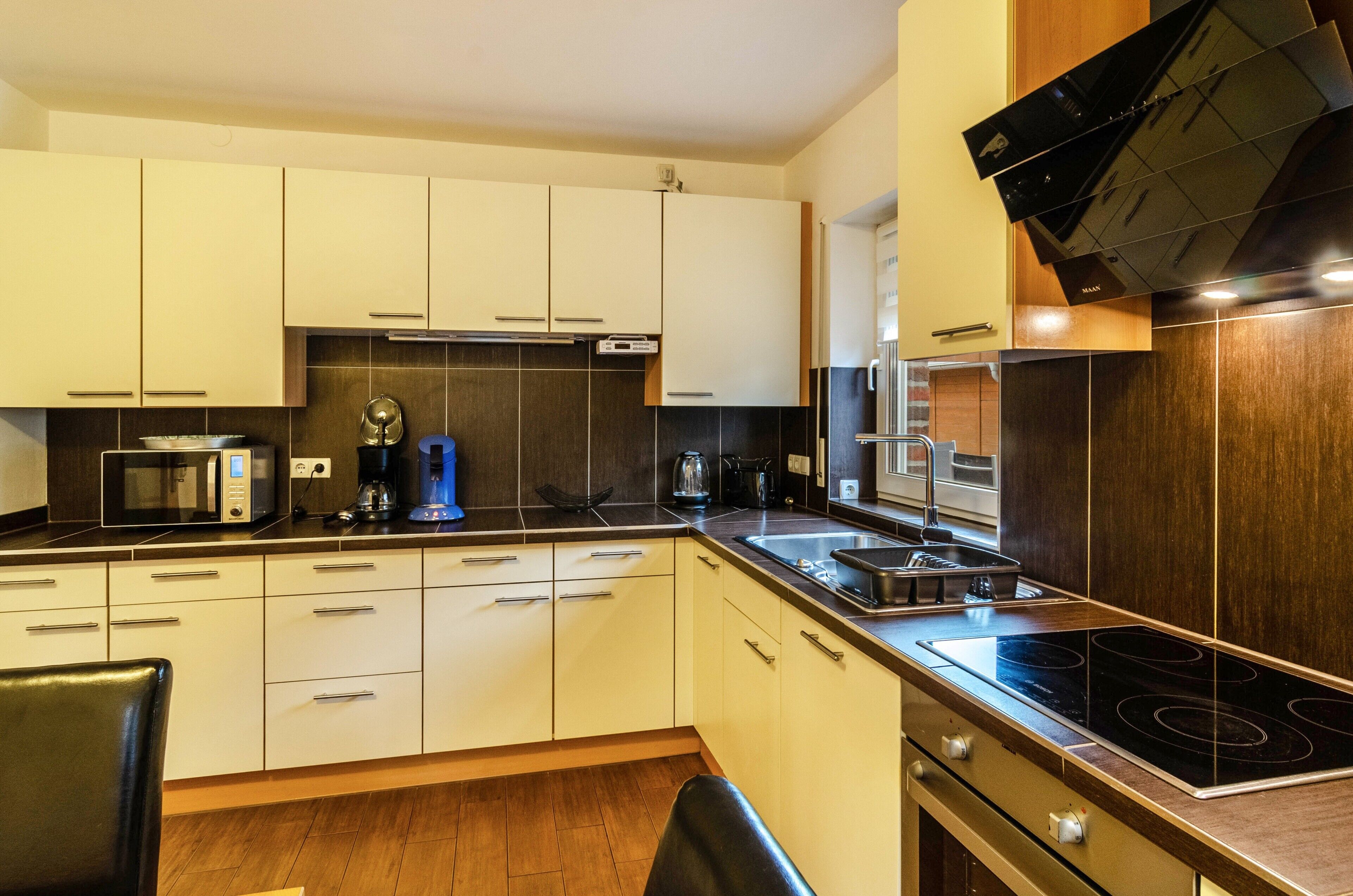 Kühlschrank, Ofen, Herdplatte, Geschirrspüler