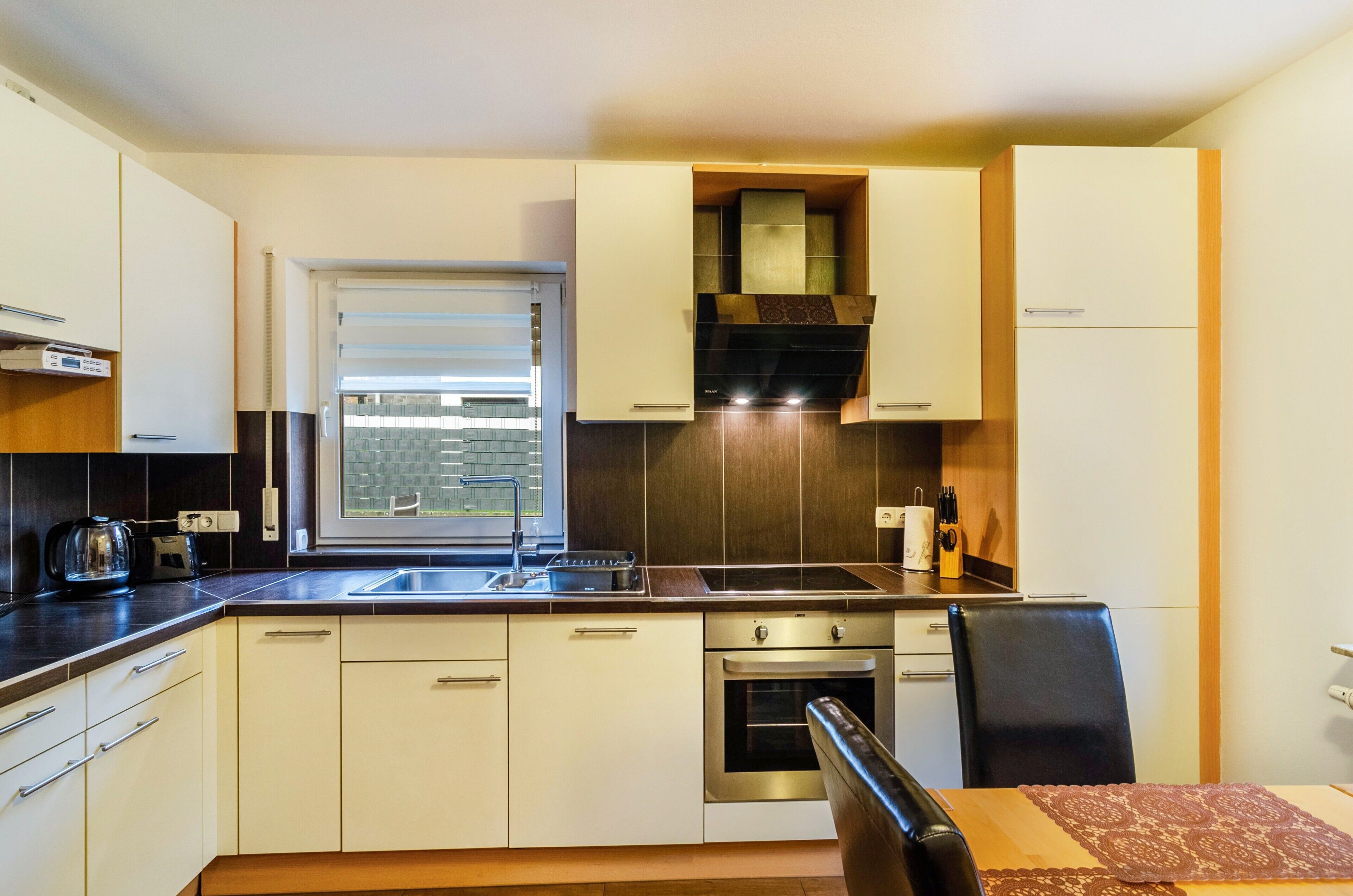 Kühlschrank, Ofen, Herdplatte, Geschirrspüler