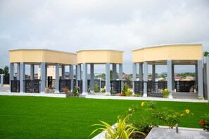 Gazebo - Bella Ella Hotel (Kasoa)