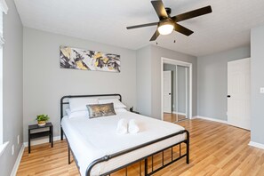 3 bedrooms, iron/ironing board, free WiFi, bed sheets