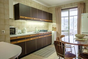 Fridge, microwave, oven, coffee/tea maker - GuestReady - Varanda de belas lembranças (Funchal)