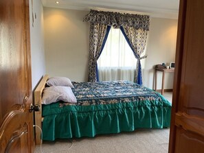 5 Schlafzimmer, Bügeleisen/Bügelbrett, WLAN, Bettwäsche