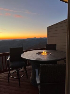 Outdoor dining - Take a Time Out With Long Range Mountain Views (Mars Hill)