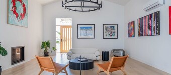 Casa del Candelabra - light filled luxury retreat