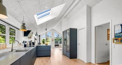 "Roska" - 1.3km from the sea by Interhome