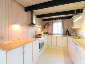Kühlschrank, Ofen, Geschirrspüler, Hochstuhl