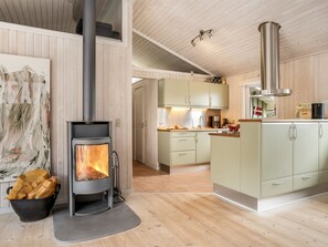 Fridge, dishwasher, cookware/dishes/utensils - "Erwith" - 50m from the sea by Interhome (Blokhus)