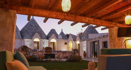 TD Trulli Della Magnolia Trulli w Amazing Garden