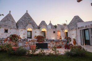 House | 3 bedrooms - TD Trulli Della Magnolia Trulli w Amazing Garden (Monopoli)