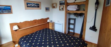2 bedrooms