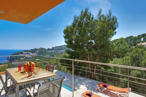 Outdoor dining - 6 Bedroom Villa, Sea Views, Pool, Tamariu (Palafrugell)