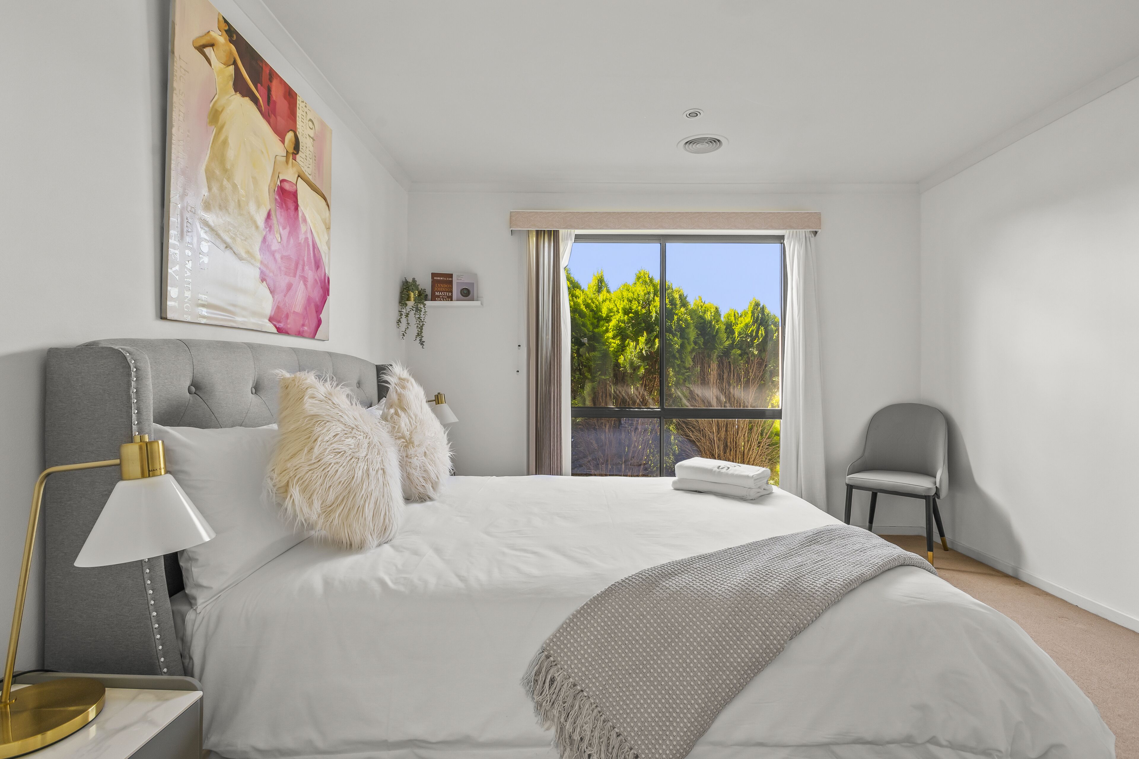 Deluxe House | 4 bedrooms, hypo-allergenic bedding, iron/ironing board, bed sheets