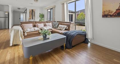 StayAU Stunning 4BRHouse Berwick