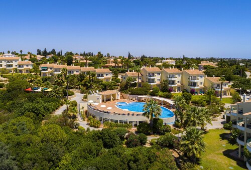 Casa Presa Da Moura - sea views, communal pool, jacuzzi, steam room and gym