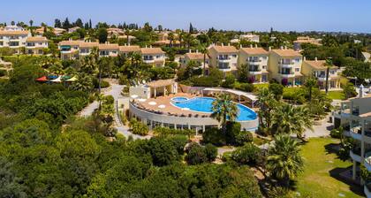 Casa Presa Da Moura - sea views, communal pool, jacuzzi, steam room and gym