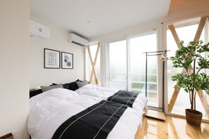 3 habitaciones, escritorio y espacio para trabajar con laptop 