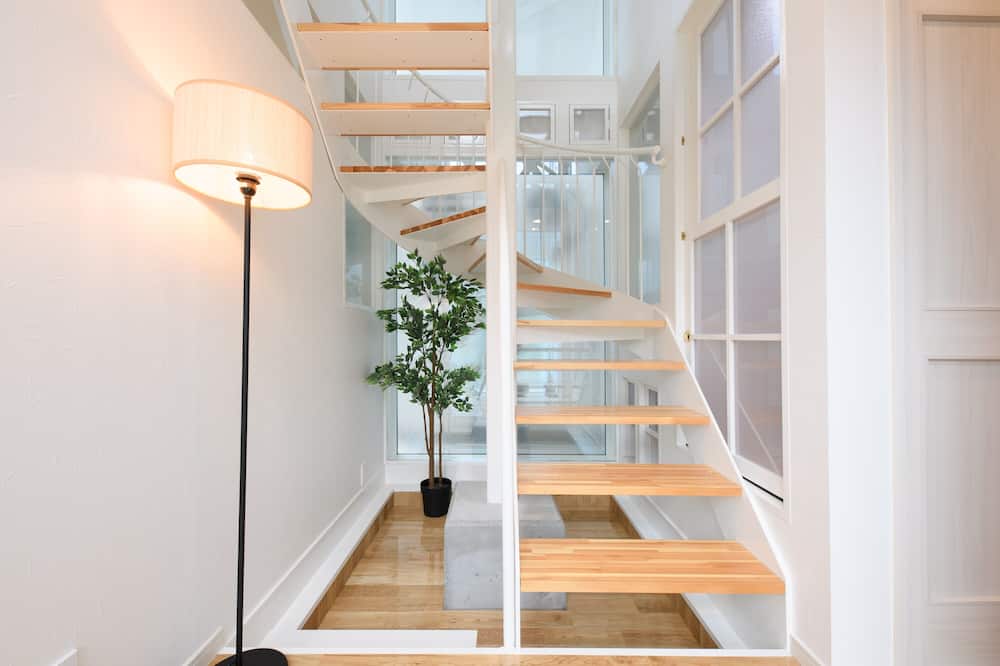 Wakoso Harmonious Light West