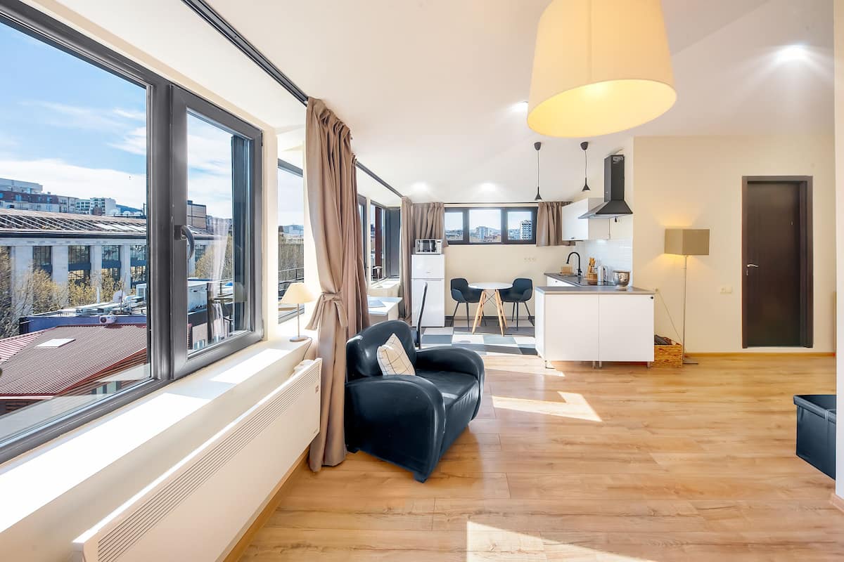 Studio | Living area