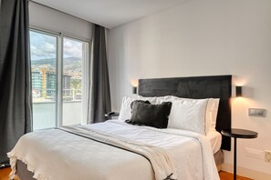 3 chambres, fer et planche à repasser, Wi-Fi gratuit, draps fournis