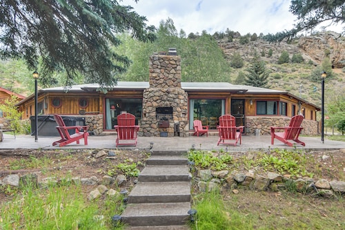 Charming Idaho Springs Retreat on Chicago Creek!