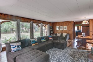 TV, fireplace, DVD player, books - Charming Idaho Springs Retreat on Chicago Creek! (Idaho Springs)