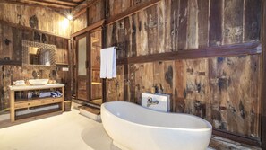Bathroom - Belvilla Scenic Picturesque Near Monkey Forest (Ubud)