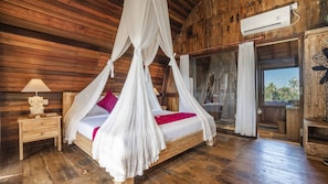 Desk, free WiFi, bed sheets - Belvilla Scenic Picturesque Near Monkey Forest (Ubud)