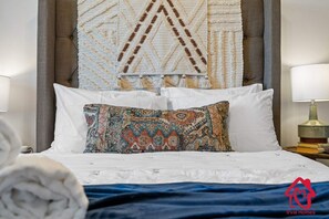 6 bedrooms, desk, iron/ironing board, travel cot