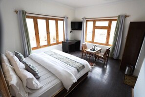 Deluxe Double Room | Free WiFi, bed sheets