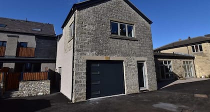 Stylish Modern Buxton Town House