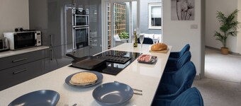 Stylish Modern Buxton Town House