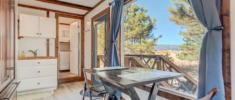 House | In-room dining