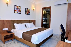 Kamar Deluks | Seprai katun Mesir, seprai premium, busa memori, dan brankas