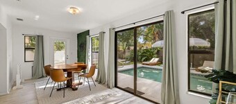 1 Mile to Beach~ Private Pool Oasis!~Volleyball