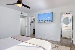 4 bedrooms, desk, iron/ironing board, travel cot