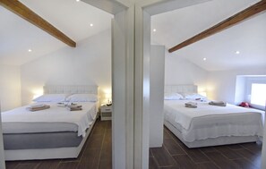 3 bedrooms, travel cot, free WiFi, bed sheets - Appartamento con tre Camere, Terrazzo e Piscina Condivisa Vicino a Umago (Vilanija)