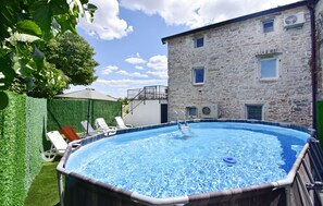 Outdoor pool - Appartamento con tre Camere, Terrazzo e Piscina Condivisa Vicino a Umago (Vilanija)