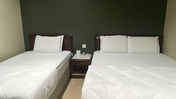 Deluxe Triple Room | 1 bedroom, bed sheets