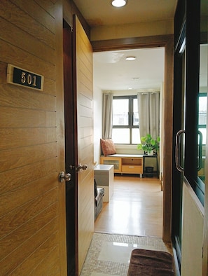 Exclusive Room | Hypo-allergenic bedding, memory foam beds, individually decorated - BM Loft On Nut & Massage (Bangkok)