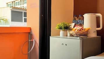 ห้องลักซ์ชัวรี่ | เครื่องนอนป้องกันสารก่อภูมิแพ้, มินิบาร์ฟรี, ผ้าม่านกันแสง, Wi-Fi ฟรี