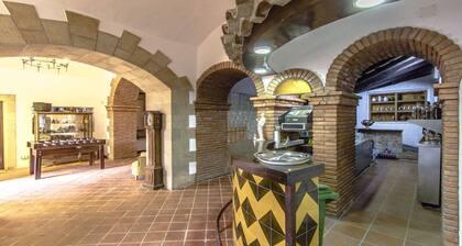 Your own private hotel 30 min to BCN for 25 guests