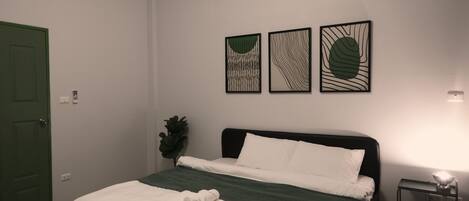 4 Schlafzimmer, Bügeleisen/Bügelbrett, WLAN, Bettwäsche