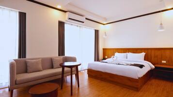 Executive Double Room | Free WiFi, bed sheets