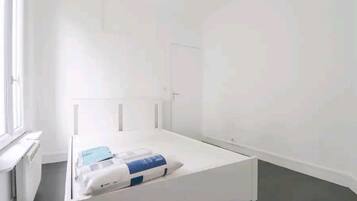 1 camera, ferro/asse da stiro, Wi-Fi, lenzuola