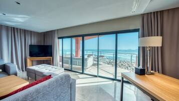 1 bedroom, Egyptian cotton sheets, premium bedding, pillow-top beds