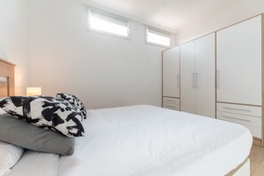2 bedrooms, iron/ironing board, WiFi, bed sheets - Auténtico apt en el Centro de Madrid (Madrid)