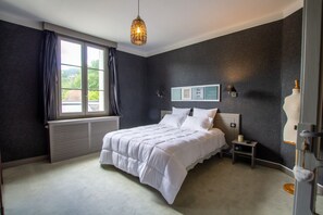 4 chambres, fer et planche à repasser, Wi-Fi gratuit, draps fournis